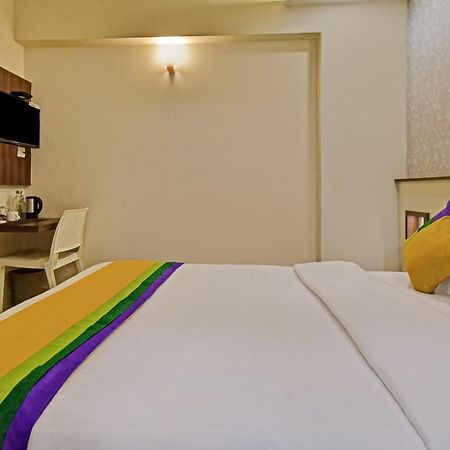 Treebo Trip Deluxe Inn Pondibazar Madras Buitenkant foto
