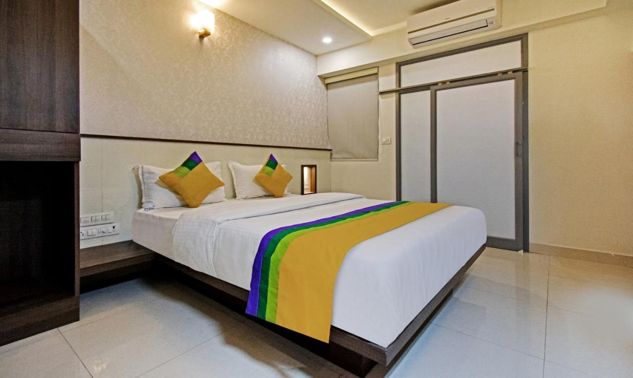 Treebo Trip Deluxe Inn Pondibazar Madras Buitenkant foto