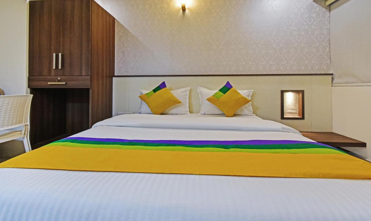 Treebo Trip Deluxe Inn Pondibazar Madras Buitenkant foto