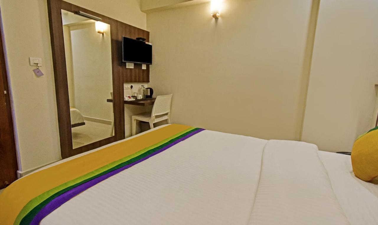 Treebo Trip Deluxe Inn Pondibazar Madras Buitenkant foto