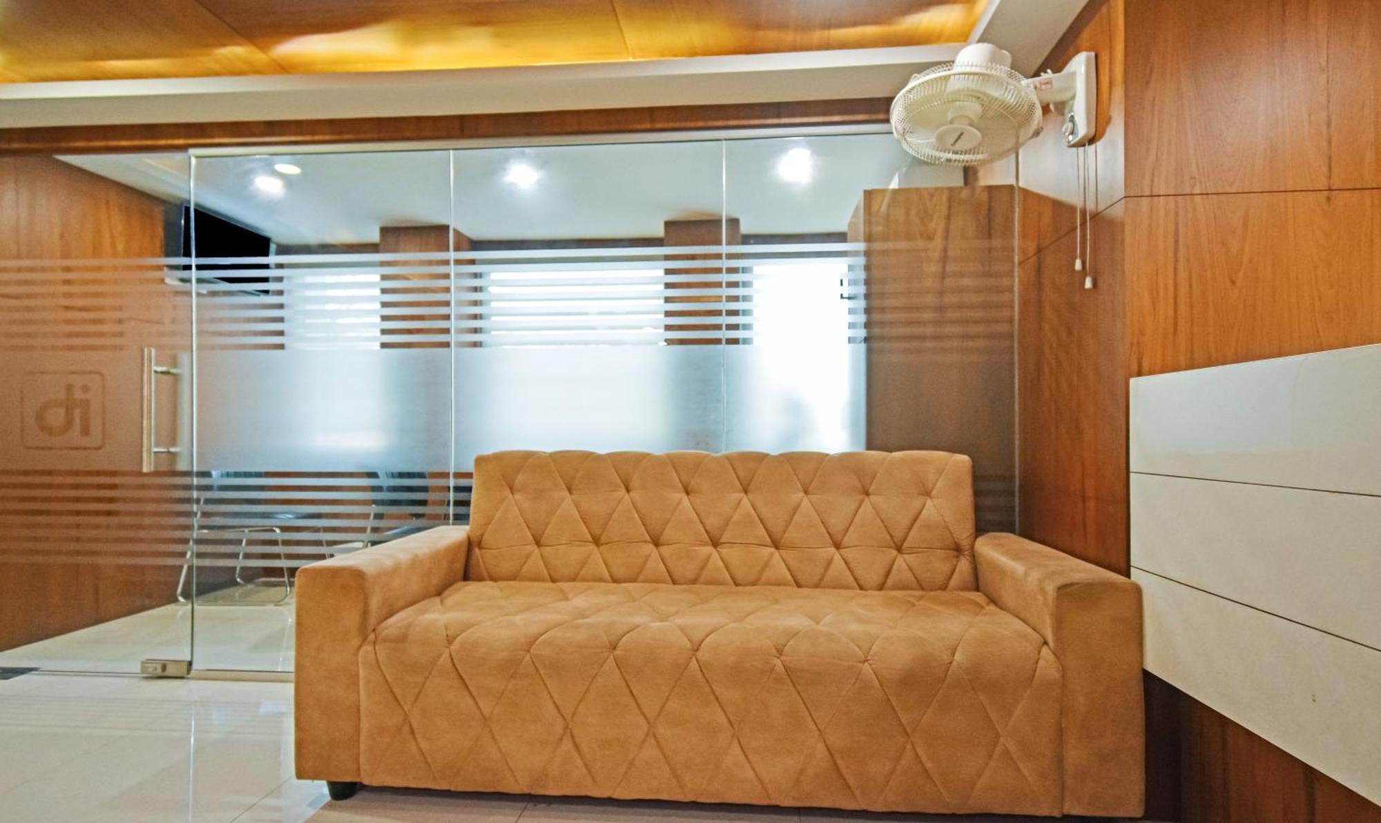 Treebo Trip Deluxe Inn Pondibazar Madras Buitenkant foto